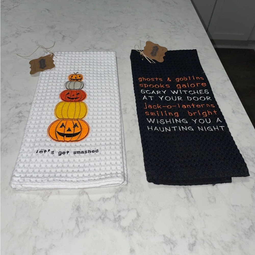 New 2 Mud Pie Halloween Towels
